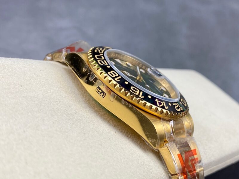 Rolex GMT Master II 116718-LN-78208 7